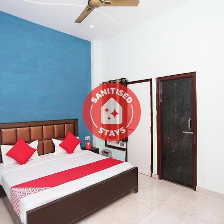 Oyo 29517 Hotel Barsana Palace Chhata Eksteriør bilde