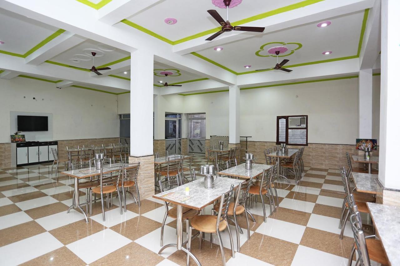 Oyo 29517 Hotel Barsana Palace Chhata Eksteriør bilde