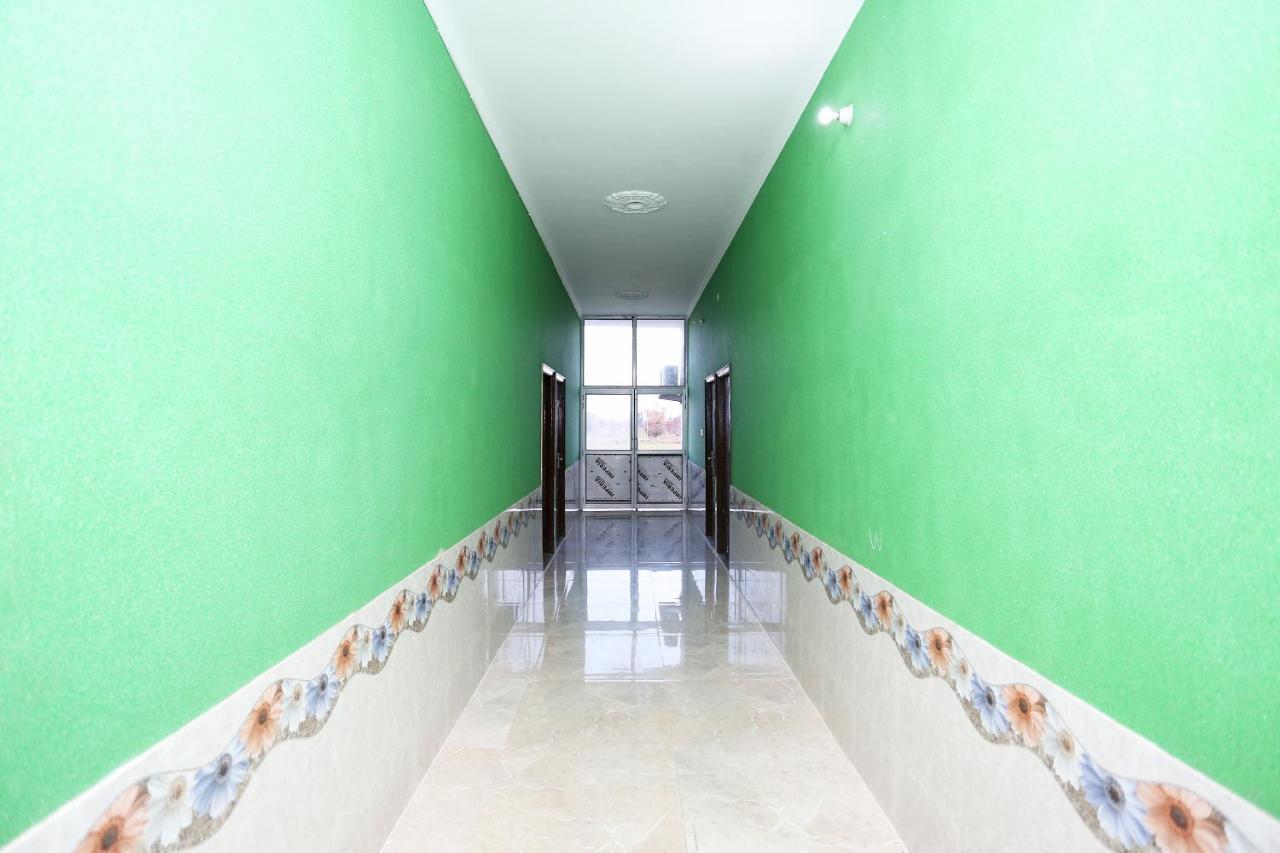 Oyo 29517 Hotel Barsana Palace Chhata Eksteriør bilde