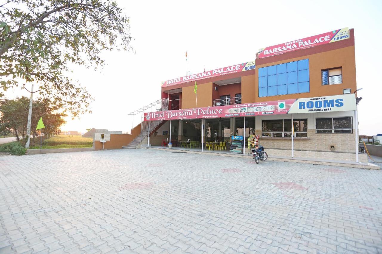 Oyo 29517 Hotel Barsana Palace Chhata Eksteriør bilde