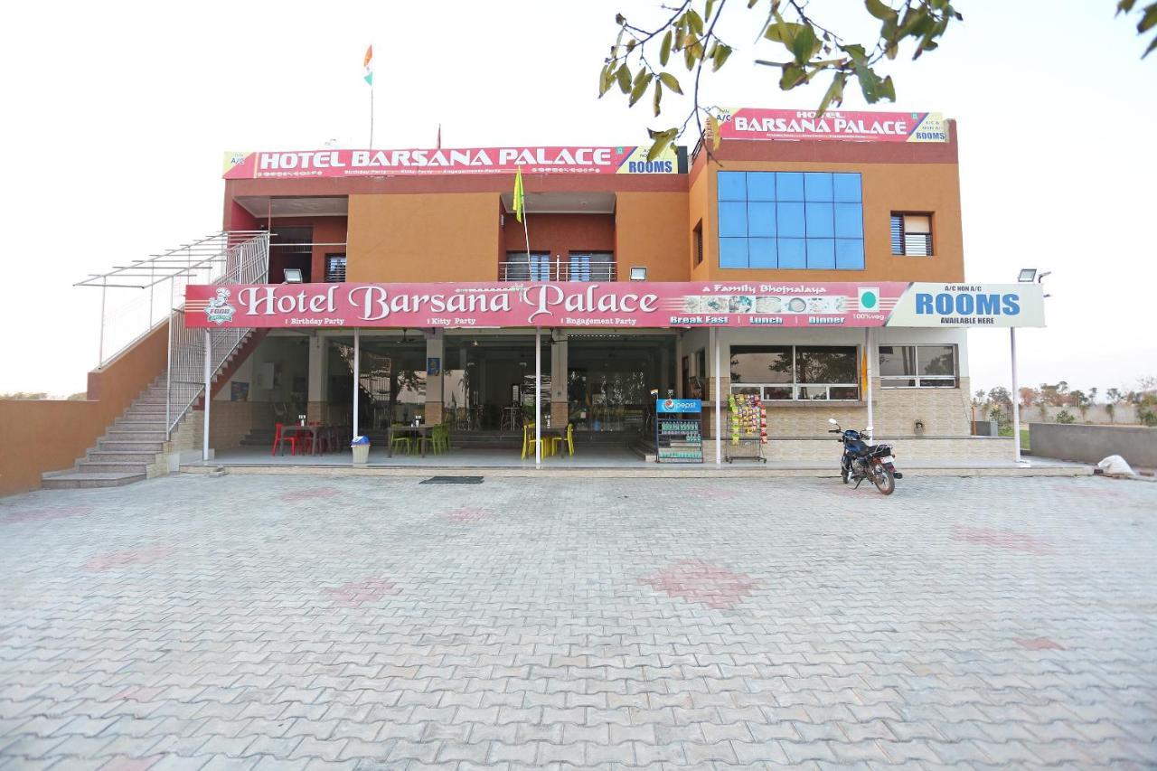 Oyo 29517 Hotel Barsana Palace Chhata Eksteriør bilde