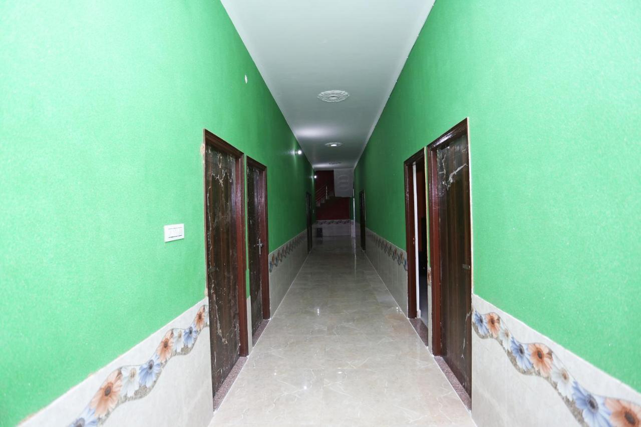 Oyo 29517 Hotel Barsana Palace Chhata Eksteriør bilde