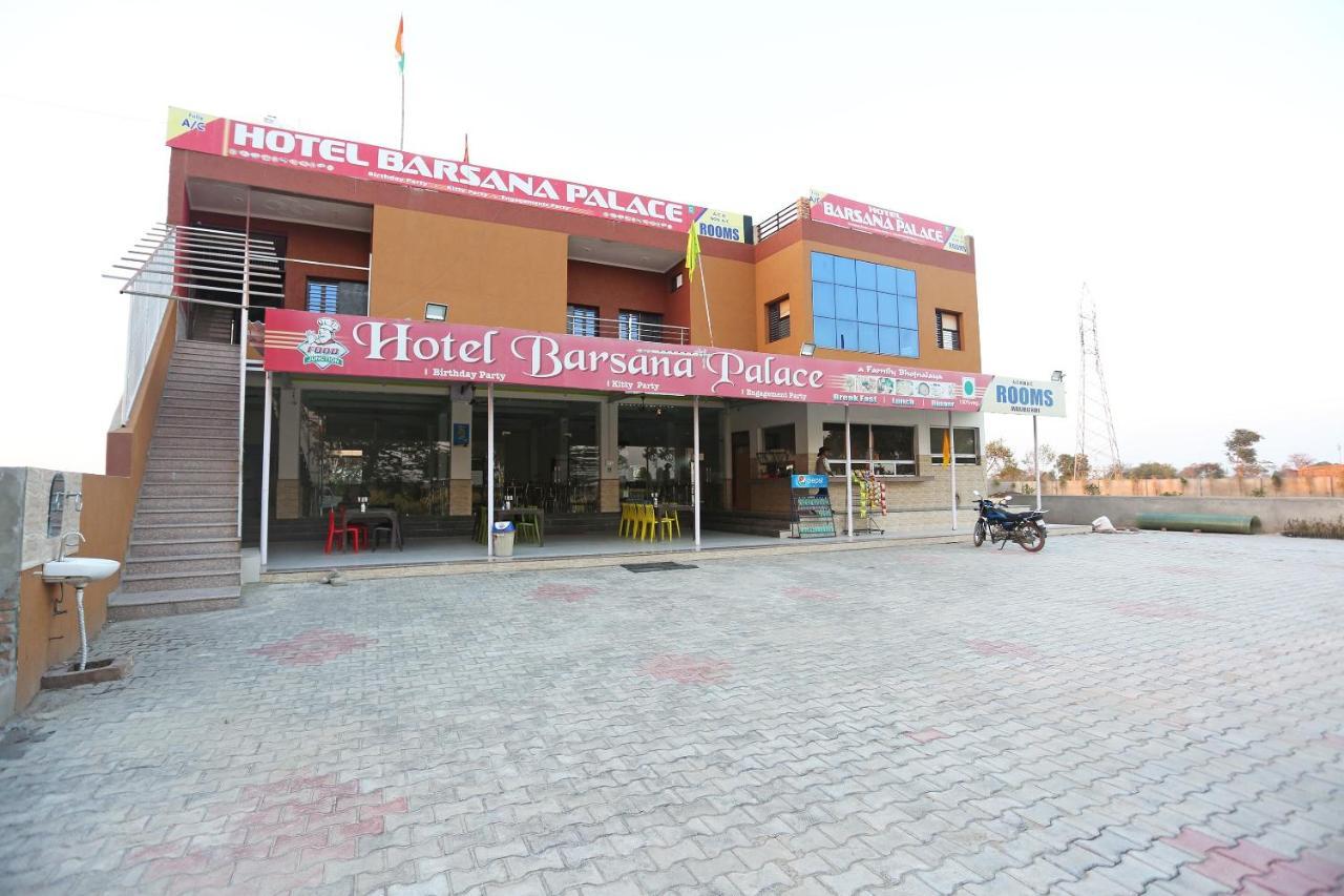Oyo 29517 Hotel Barsana Palace Chhata Eksteriør bilde